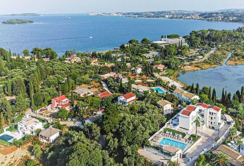 בית מלון כפרי Hidden Cove Corfu