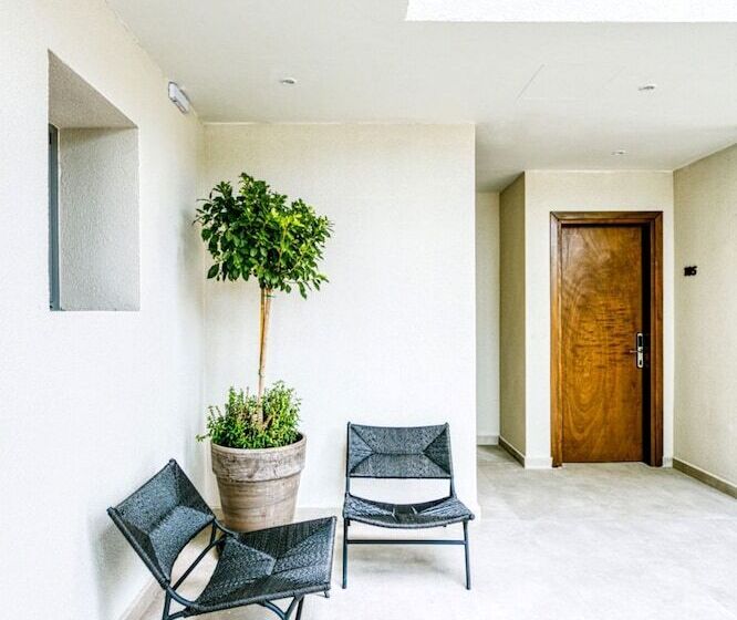 בית מלון כפרי Hidden Cove Corfu