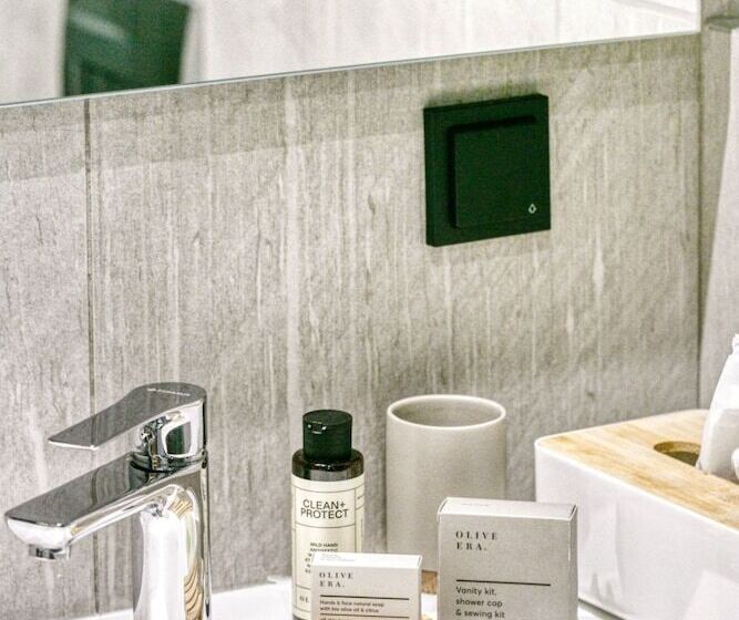 בית מלון כפרי Hidden Cove Corfu