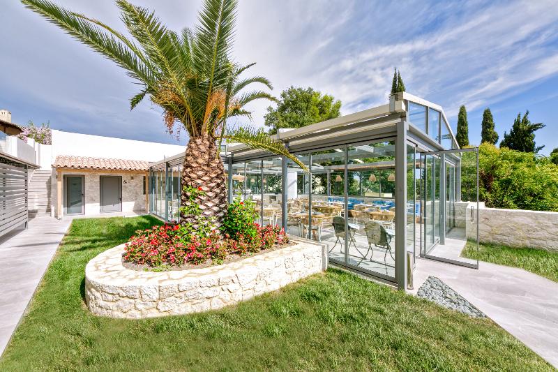 בית מלון כפרי Hidden Cove Corfu