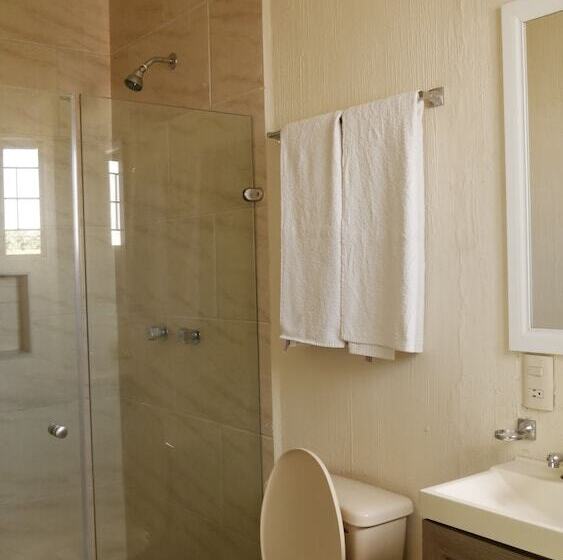 فندق Insurgentes