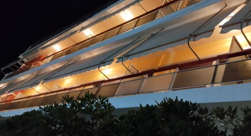 בית מלון כפרי Kekrops