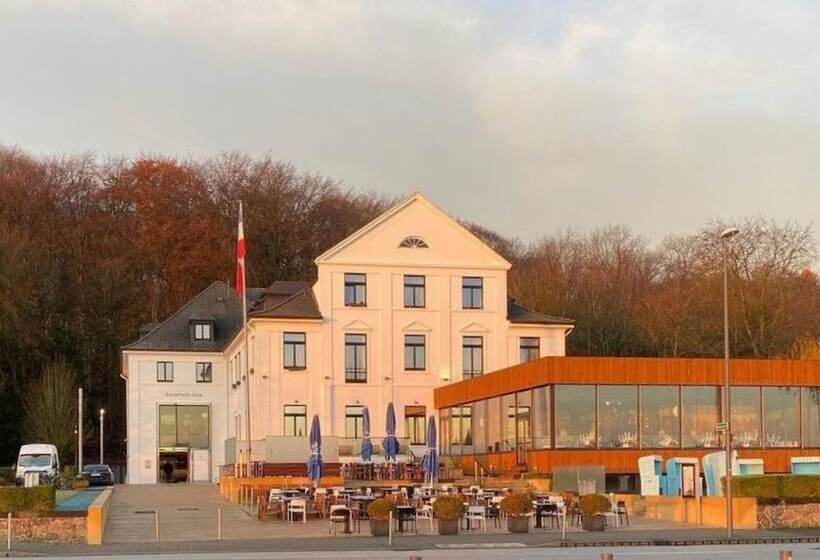 هتل Kieler Yacht Club
