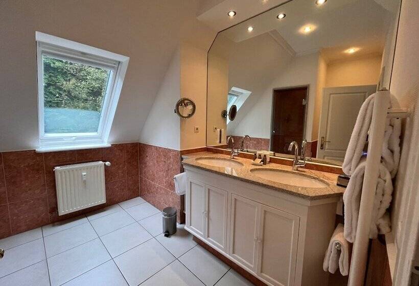 فندق Kieler Yacht Club