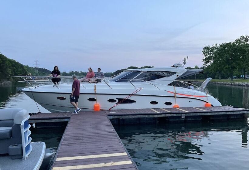 ホテル Lake Norman