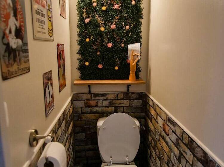 Отель Le Clos De La Chapelle