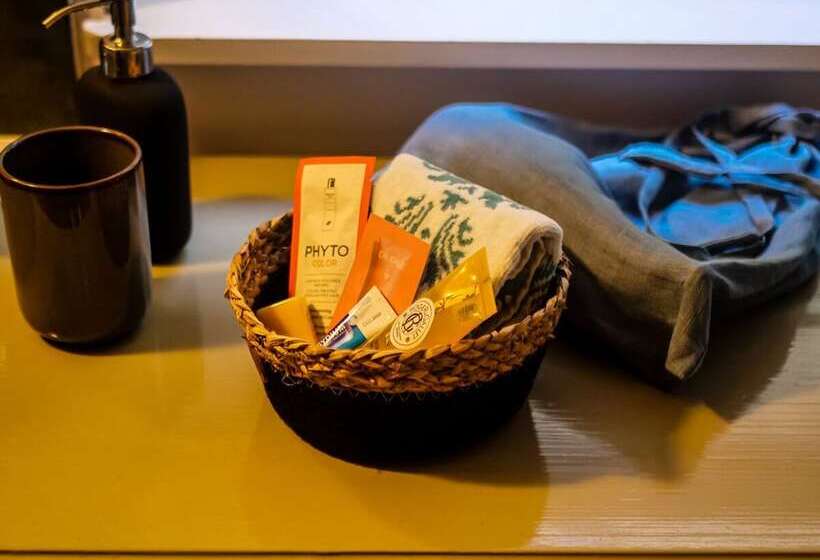 Отель Le Clos De La Chapelle