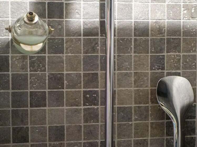 Отель Le Clos De La Chapelle