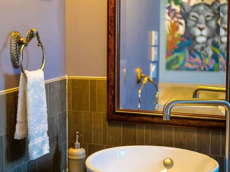 Отель Le Clos De La Chapelle