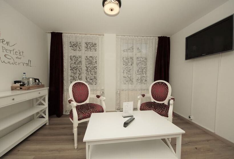 Liebezeit   Ehemals Hotel Dillenburg