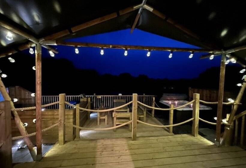 ホテル Lion King Safari Tent
