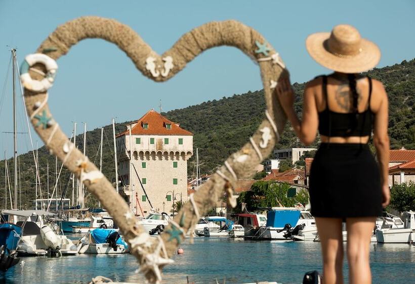 فندق Marinus Beach