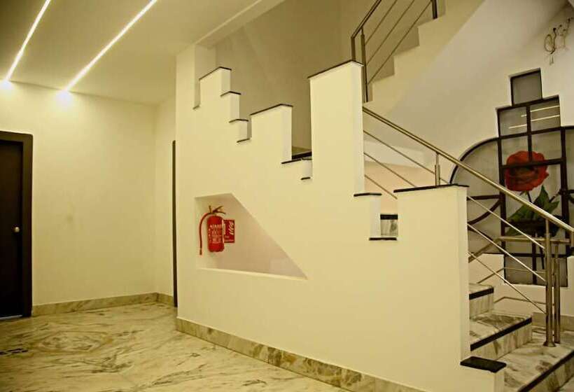 Отель Nisha Nest