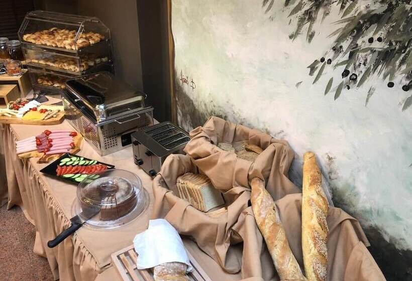 Отель Platamon Centrale