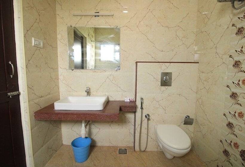 هتل Pondy Southern Residency