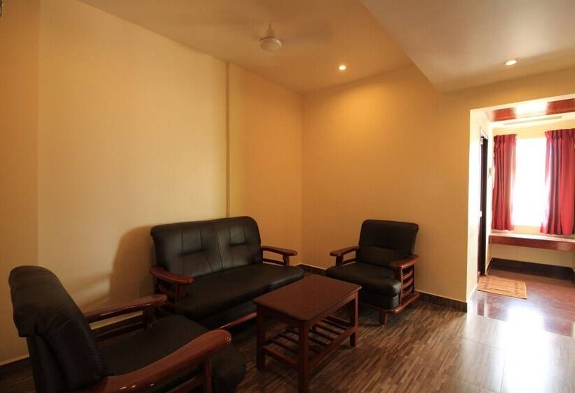 Отель Pondy Southern Residency