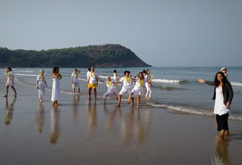 בית מלון כפרי Red Earth Gokarna