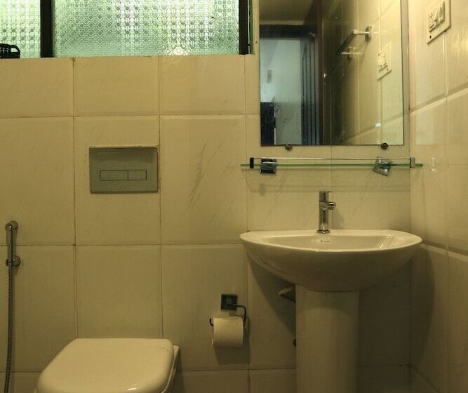 בית מלון כפרי Red Earth Gokarna