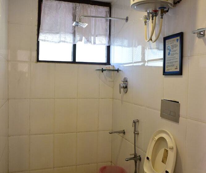 בית מלון כפרי Red Earth Gokarna