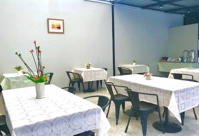 فندق Remember @ Phuket Town