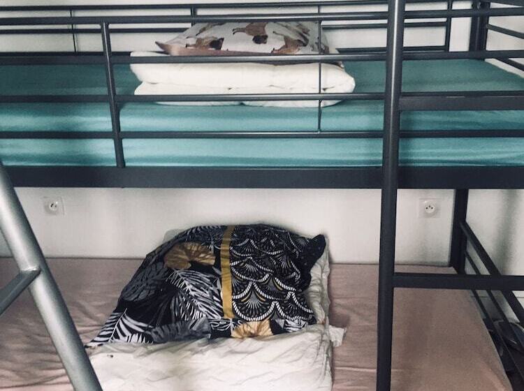 ホテル Roomate Stains