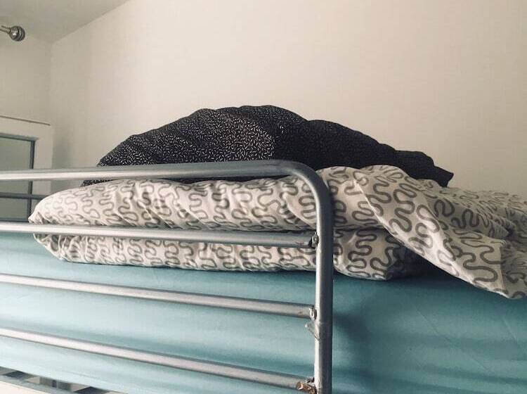 ホテル Roomate Stains