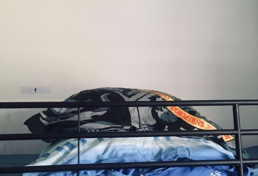 ホテル Roomate Stains