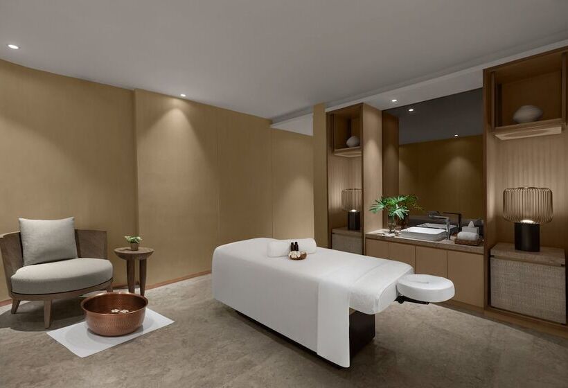 בית מלון כפרי Sheraton Cebu Mactan Resort