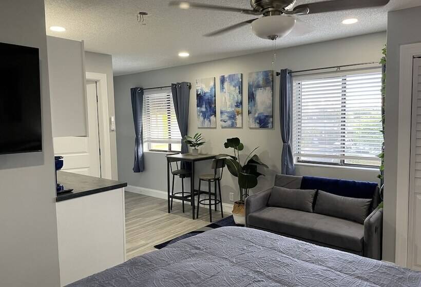 فندق Sunny Palms Inn