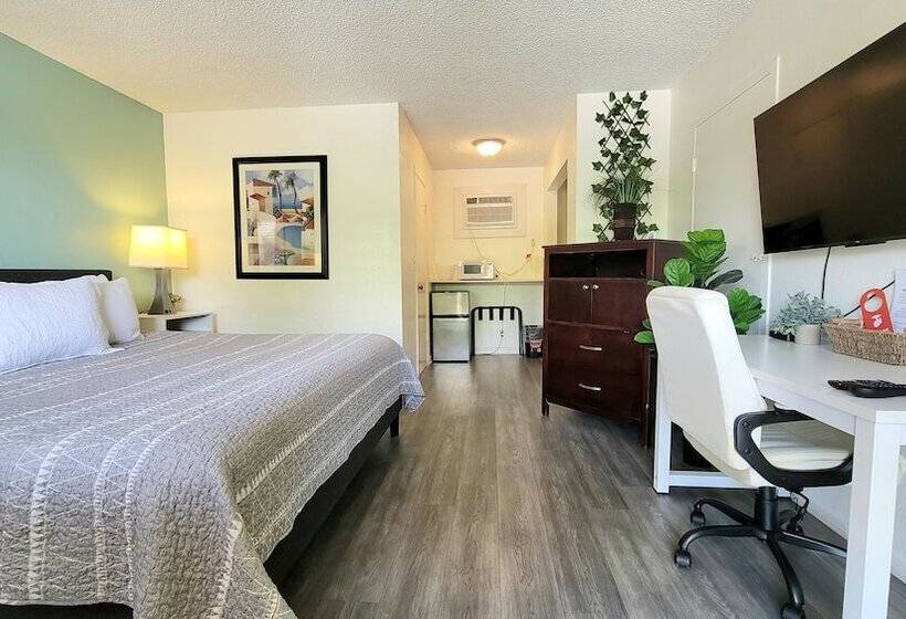 فندق Sunny Palms Inn