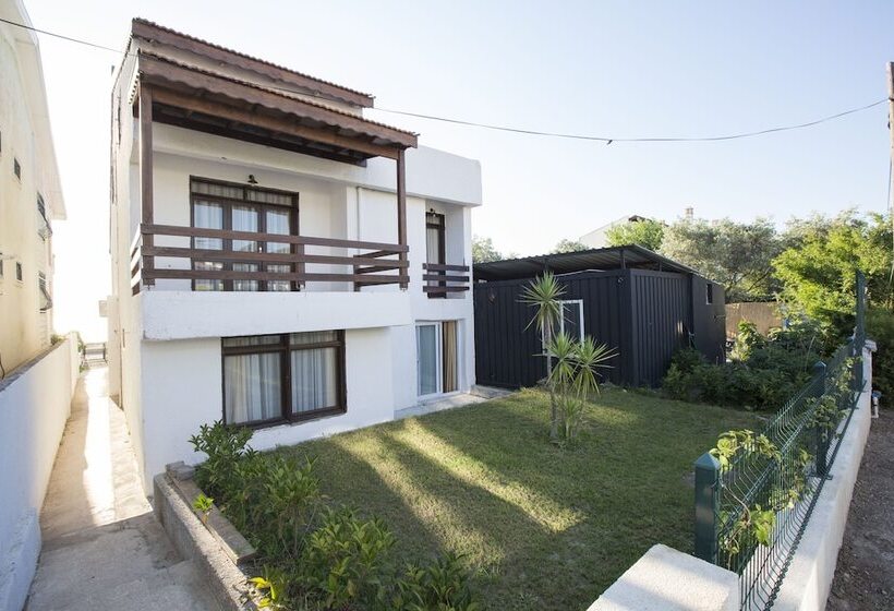 בית מלון כפרי Surla