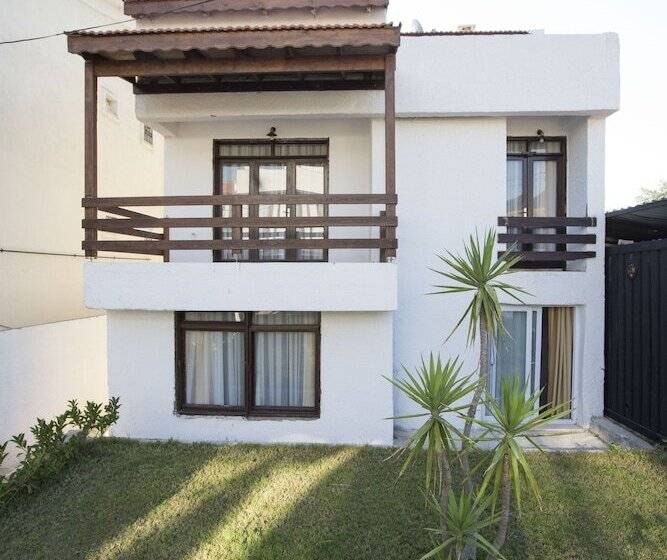 בית מלון כפרי Surla