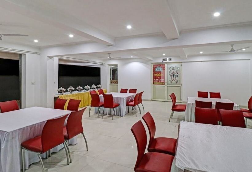 Hotel Treebo Grand Town House