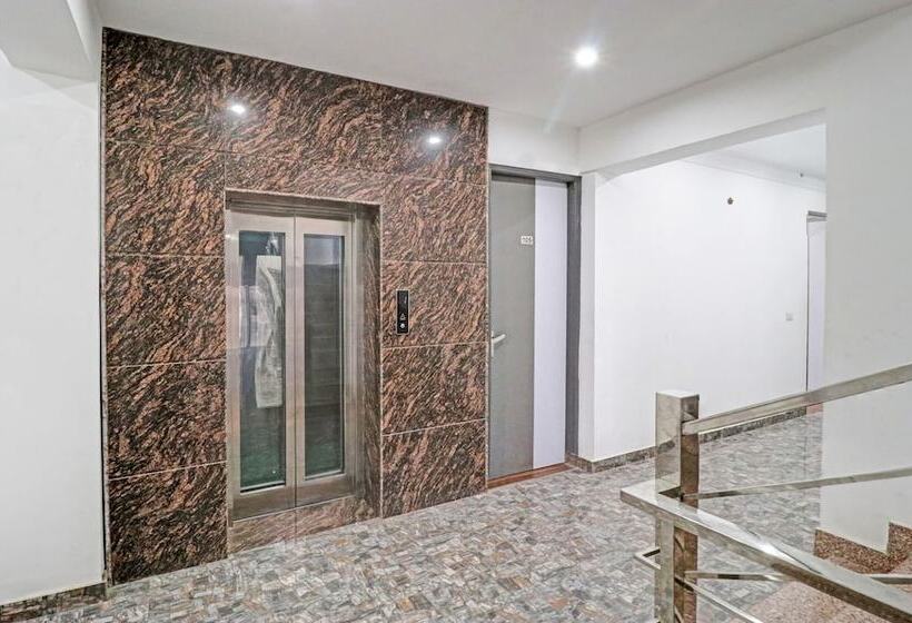 Hotel Treebo Grand Town House