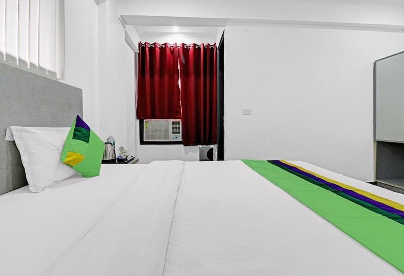 Hotel Treebo Grand Town House