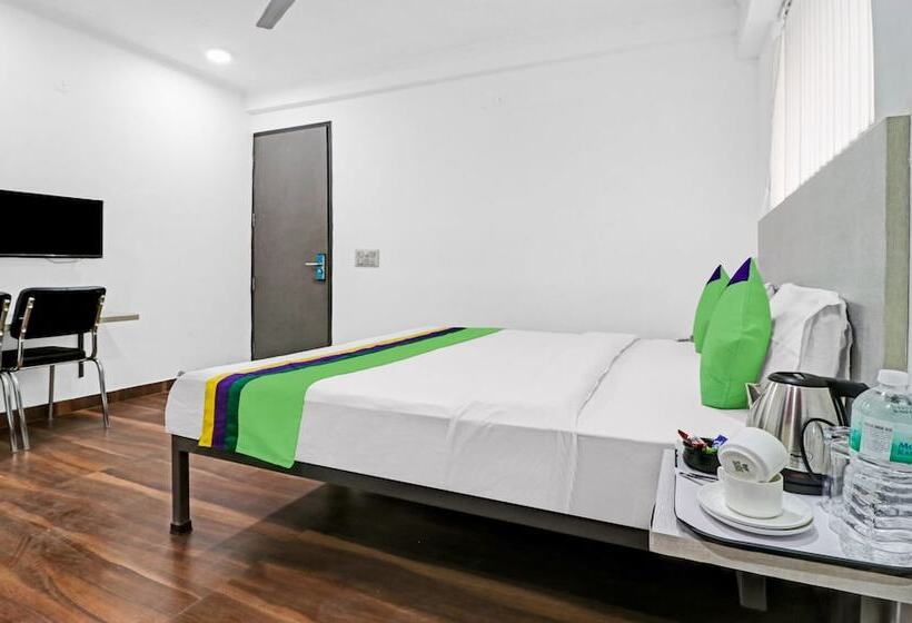 Hotel Treebo Grand Town House