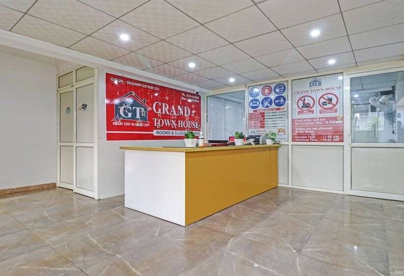 Hotel Treebo Grand Town House