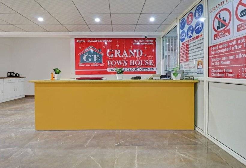 Hotel Treebo Grand Town House