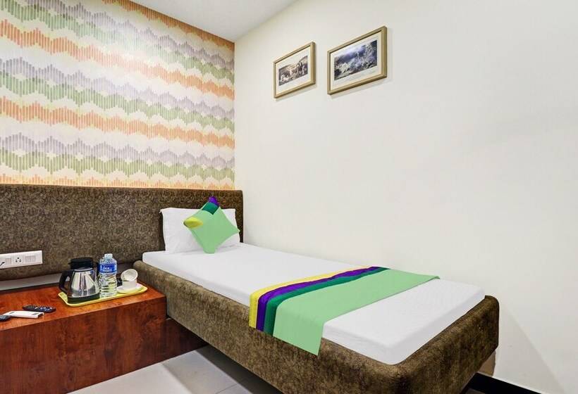 בית מלון כפרי Treebo Trend Sai Sagar