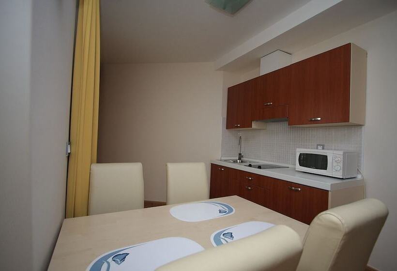 Aparthotel Natalia Podgora