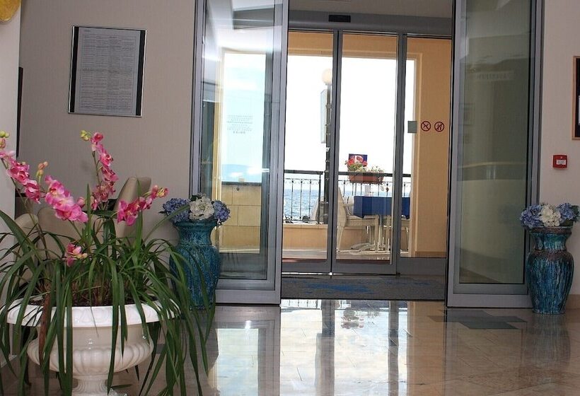 Aparthotel Natalia Podgora