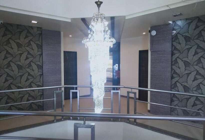 בית מלון כפרי Udayanraje Palace