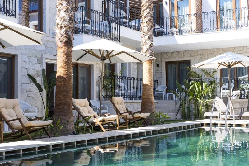 Отель Icarus Alacati +16