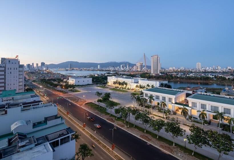 Lamanga Hotel & Suite Da Nang