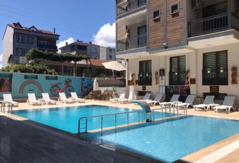 Li̇mon Otel Kiyiköy