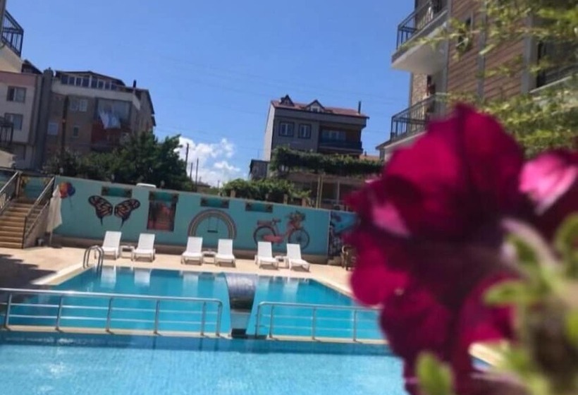 Li̇mon Otel Kiyiköy