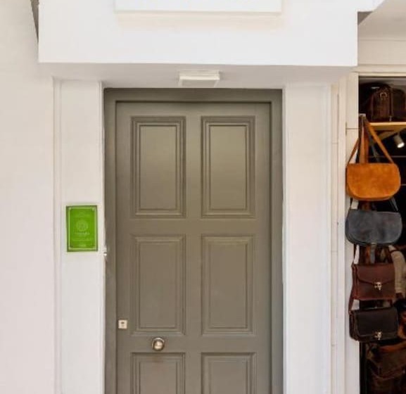 Metropolitan Pearl Boutique