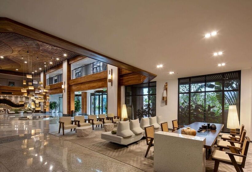 Microtel By Wyndham Xishuangbanna City Center