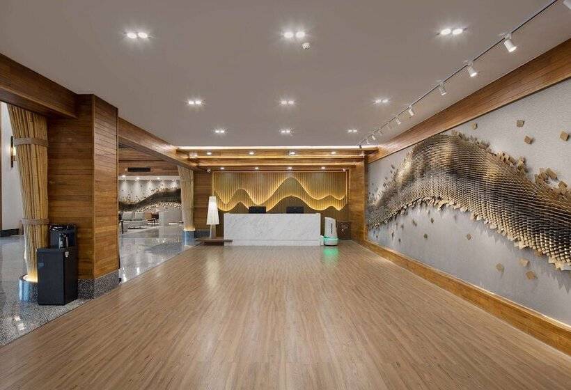 Microtel By Wyndham Xishuangbanna City Center