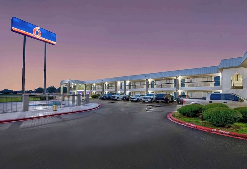 Motel 6 Texarkana, Tx
